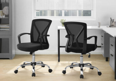 OFFICE CHAIR - BLACK / CHROME BASE ON CASTORS