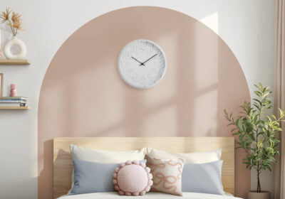 CLOCKS - 12"DIA / WALL CLOCK / WHITE FINISH