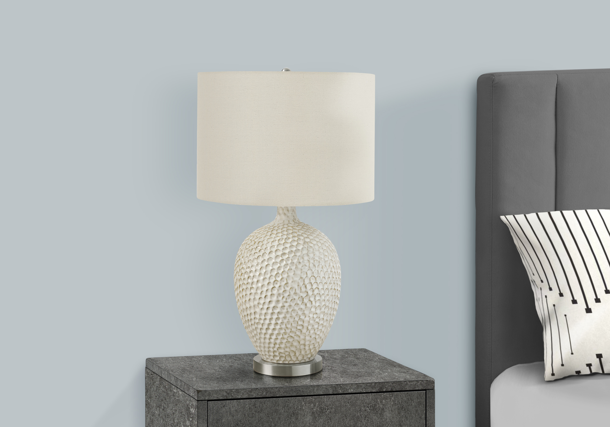 LIGHTING - 28"H TABLE LAMP CREAM CERAMIC / IVORY SHADE - Image 2