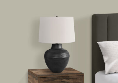 LIGHTING - 26"H TABLE LAMP BLACK METAL / IVORY SHADE