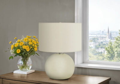 LIGHTING - 18"H TABLE LAMP CREAM CERAMIC / IVORY SHADE