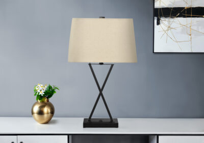 LIGHTING - 25"H TABLE LAMP BLACK METAL / BEIGE SHADE / USB