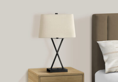 LIGHTING - 25"H TABLE LAMP BLACK METAL / BEIGE SHADE / USB