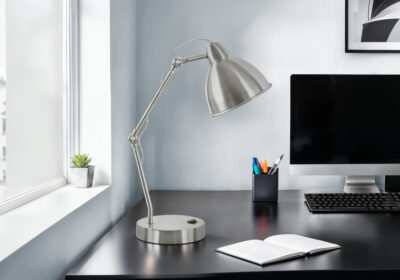 LIGHTING - 17"H TABLE LAMP NICKEL METAL / NICKEL SHADE / USB