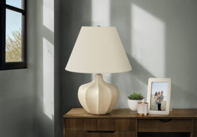 LIGHTING - 21"H TABLE LAMP CREAM RESIN  / IVORY SHADE
