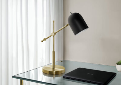 LIGHTING - 18"H TABLE LAMP BRASS METAL / BLACK SHADE