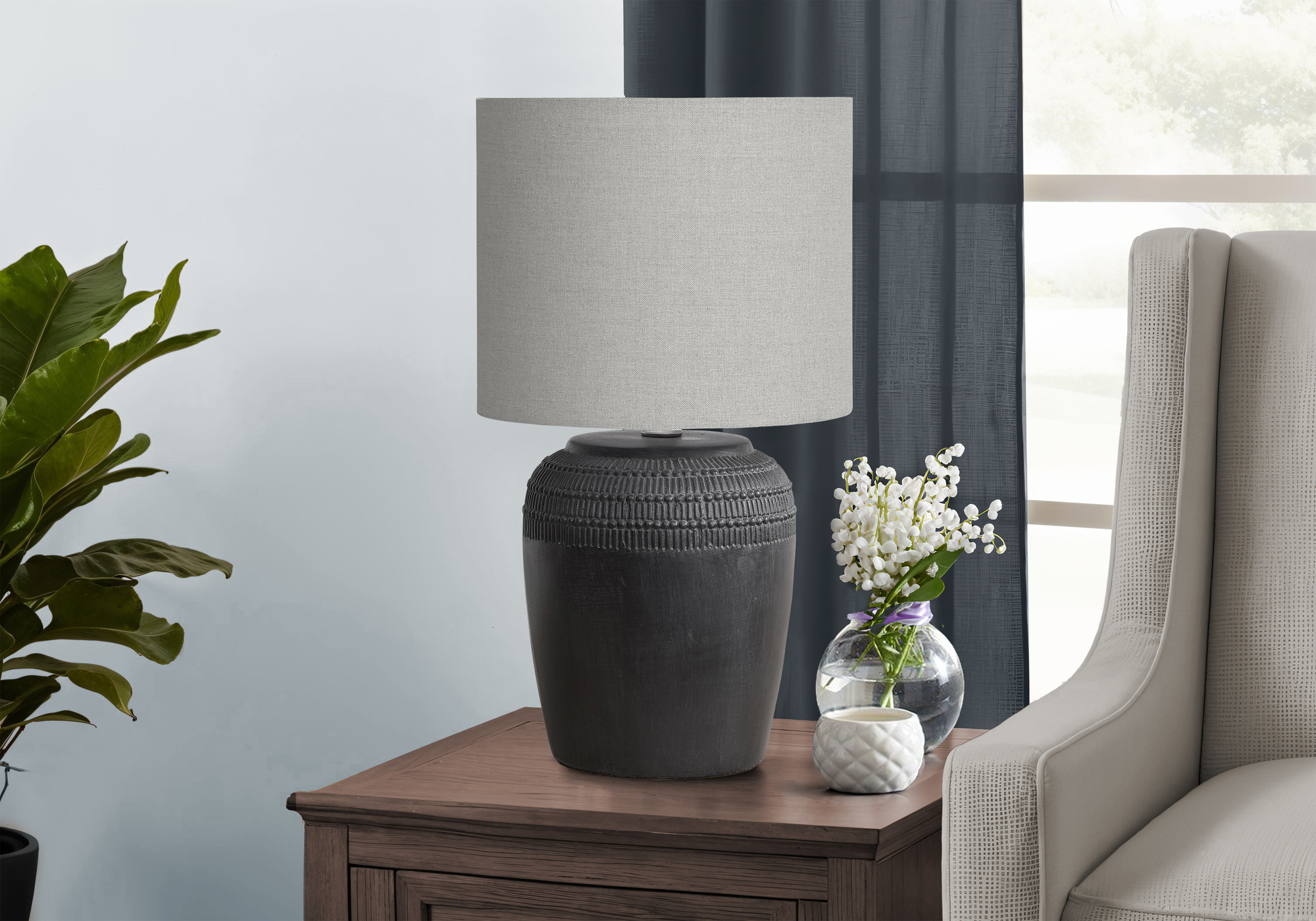 LIGHTING - 17"H TABLE LAMP BLACK CERAMIC / GREY SHADE